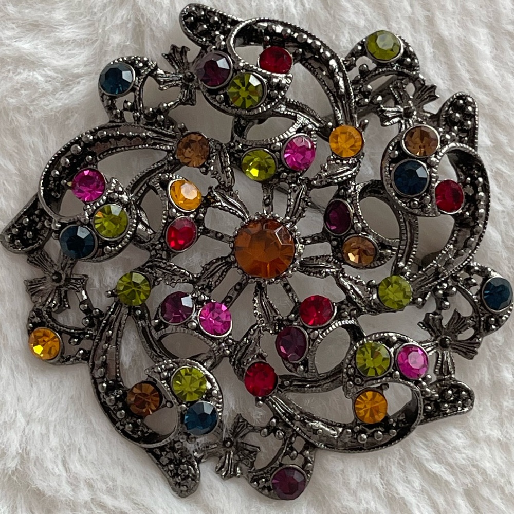 Brooch